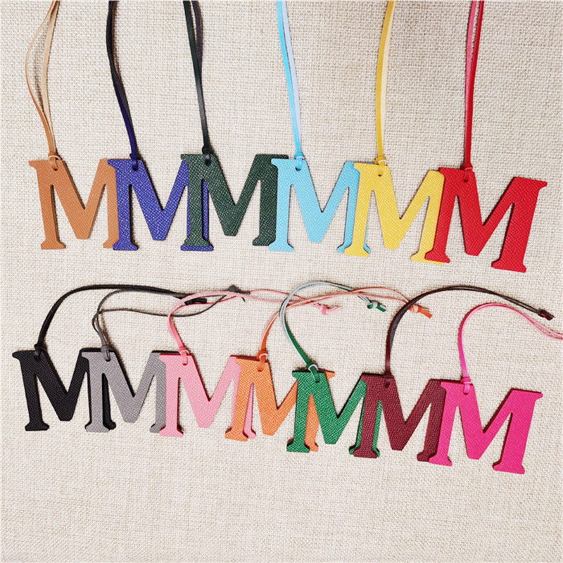 Monogram Keychain Leather - XMESSUN Nowy Angielski Litera M Charms