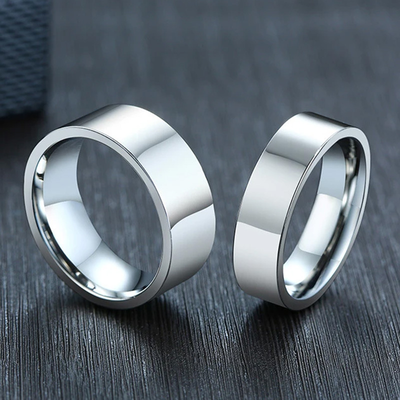 Pierścionki ze stali nierdzewn – Initial Ring Custom recenzja i cena
