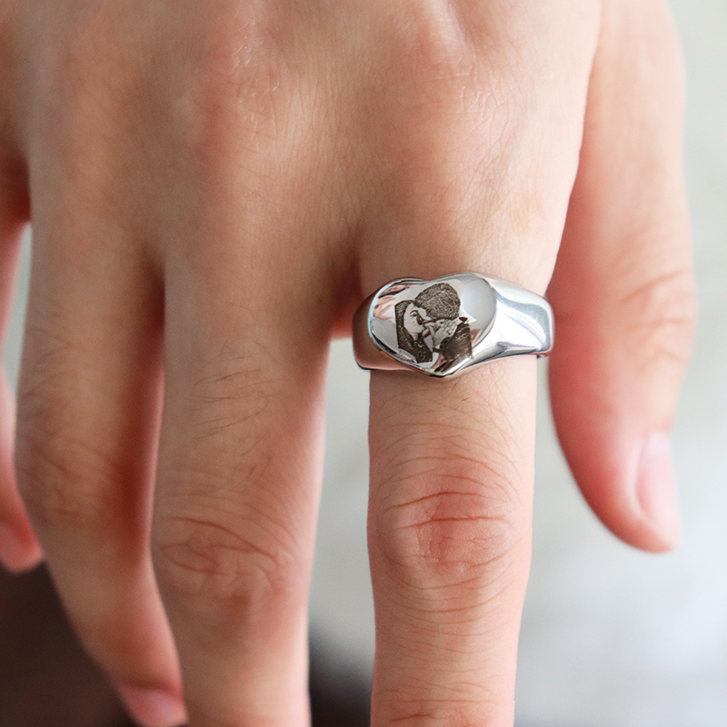 Pierścionki ze stali nierdzewn – Initial Ring Custom recenzja i cena
